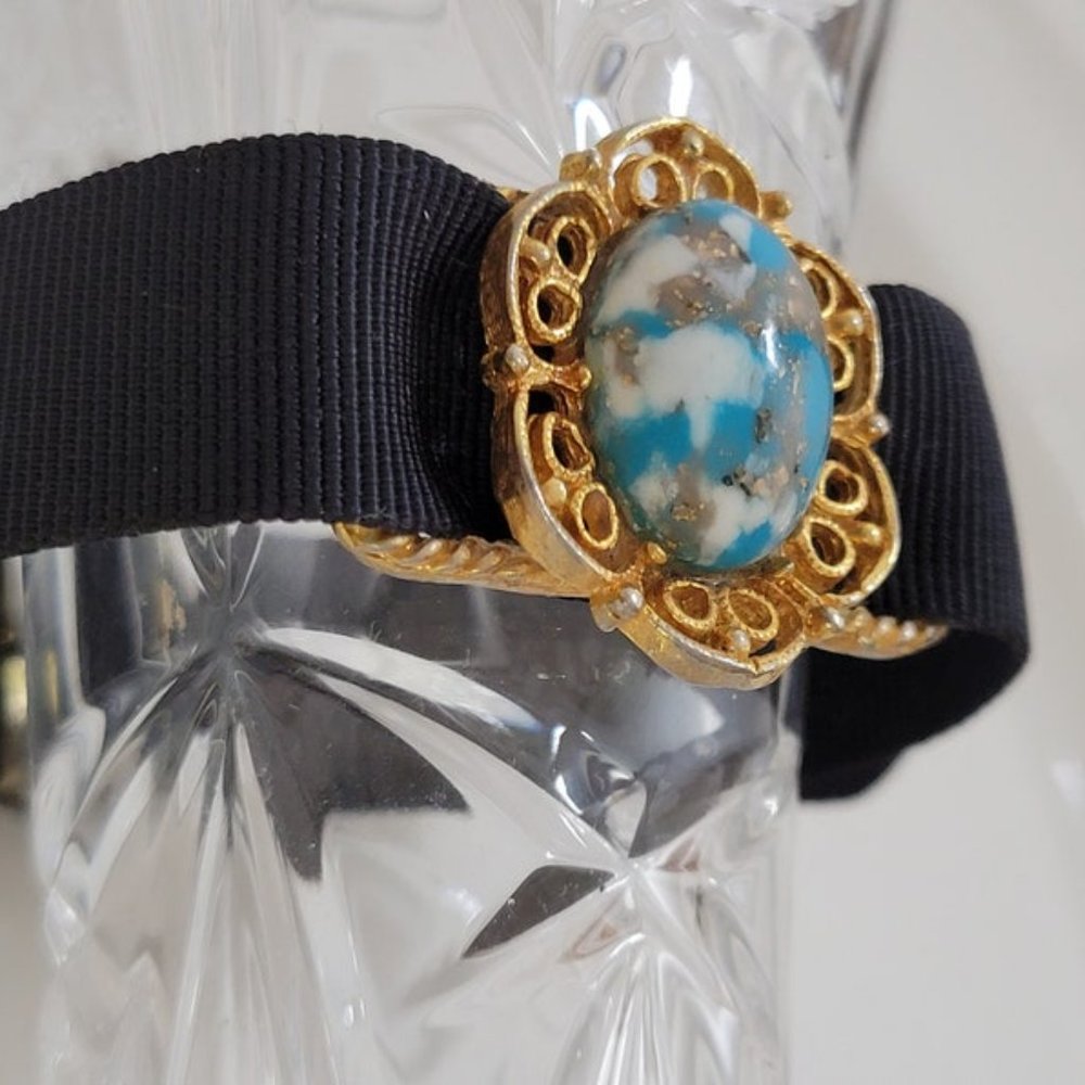 1950s Veined Silver Turquoise Cameo Design Bracelet with Fabric Wrap